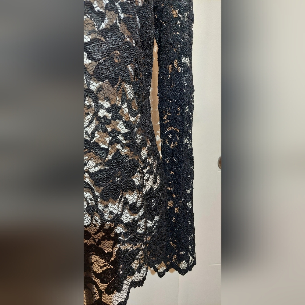Elegant Black Lace Women's Top - Picture 3 of 9